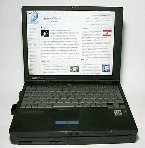 Compaq colour Windows 98 laptop
